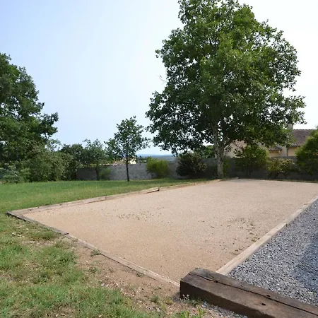 Holiday home Alluring In Largenti Re With Pool Largentiere