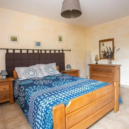 Holiday home Alluring In Largenti Re With Pool
