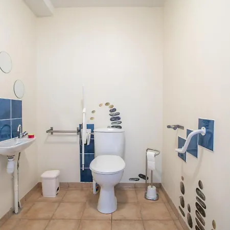 Holiday home Alluring In Largenti Re With Pool Largentiere